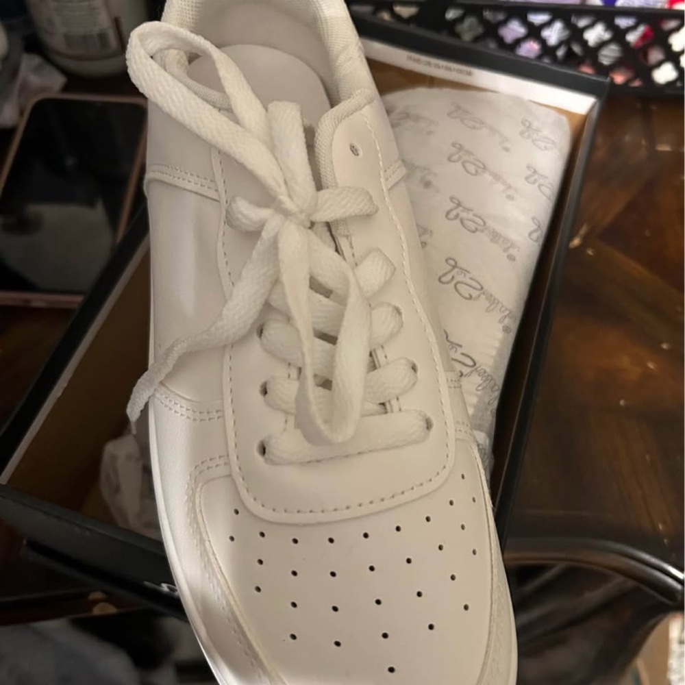 Classic White Men's Leather Sneaker